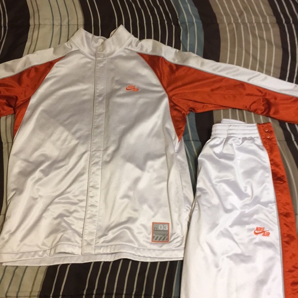 nike warm up suits